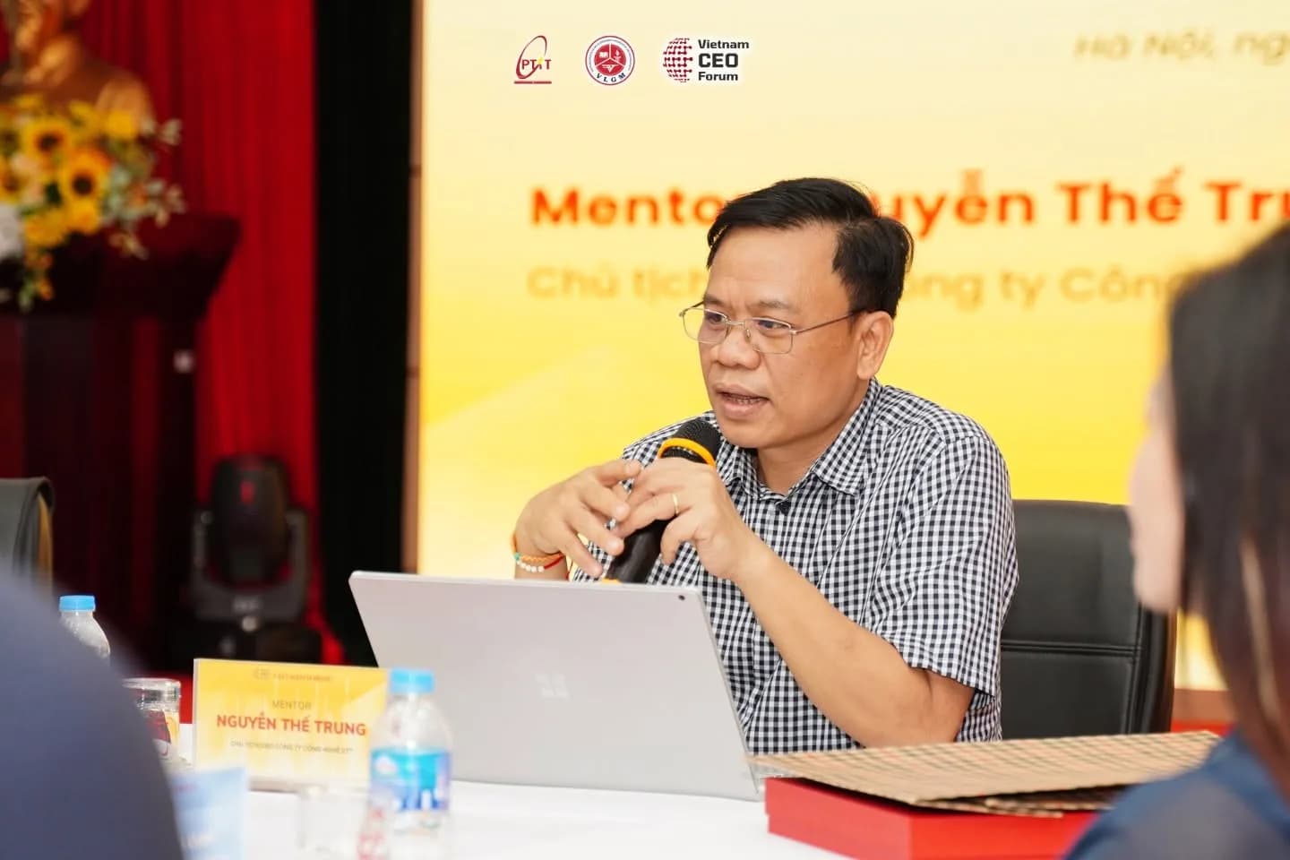 MUỐN BÁN RA NGOÀI,  PHẢI LÀM NỘI BỘ TRƯỚC: Nội bộ là thao trường, thị trường là chiến trường