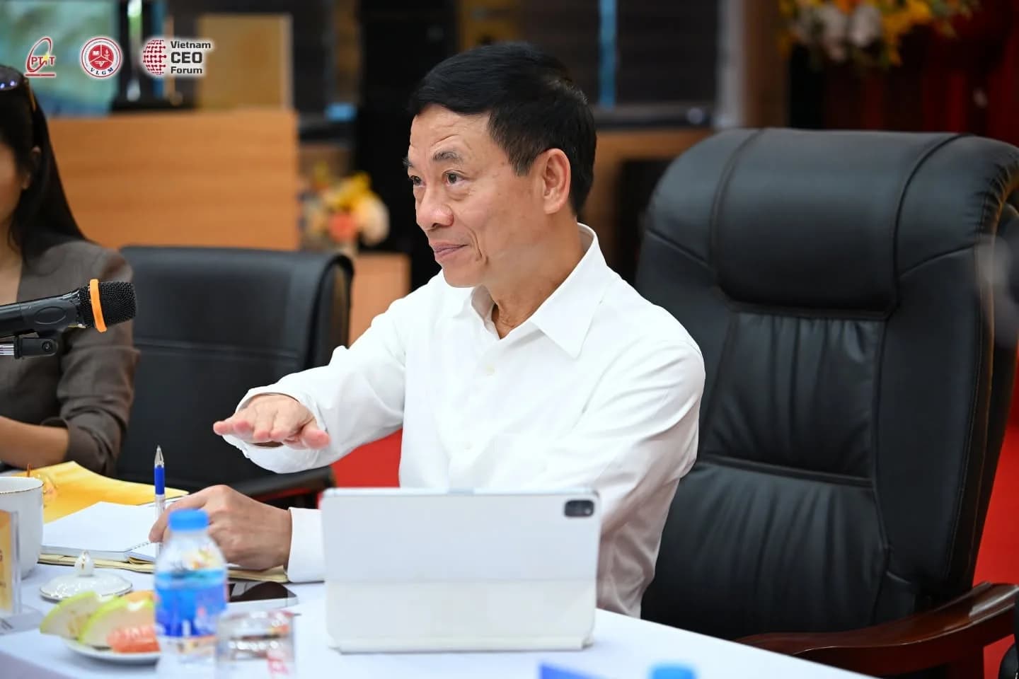 1- 10 - 100 HAY 1 – 100: Quản người qua tầng, quản dữ liệu đi thẳng