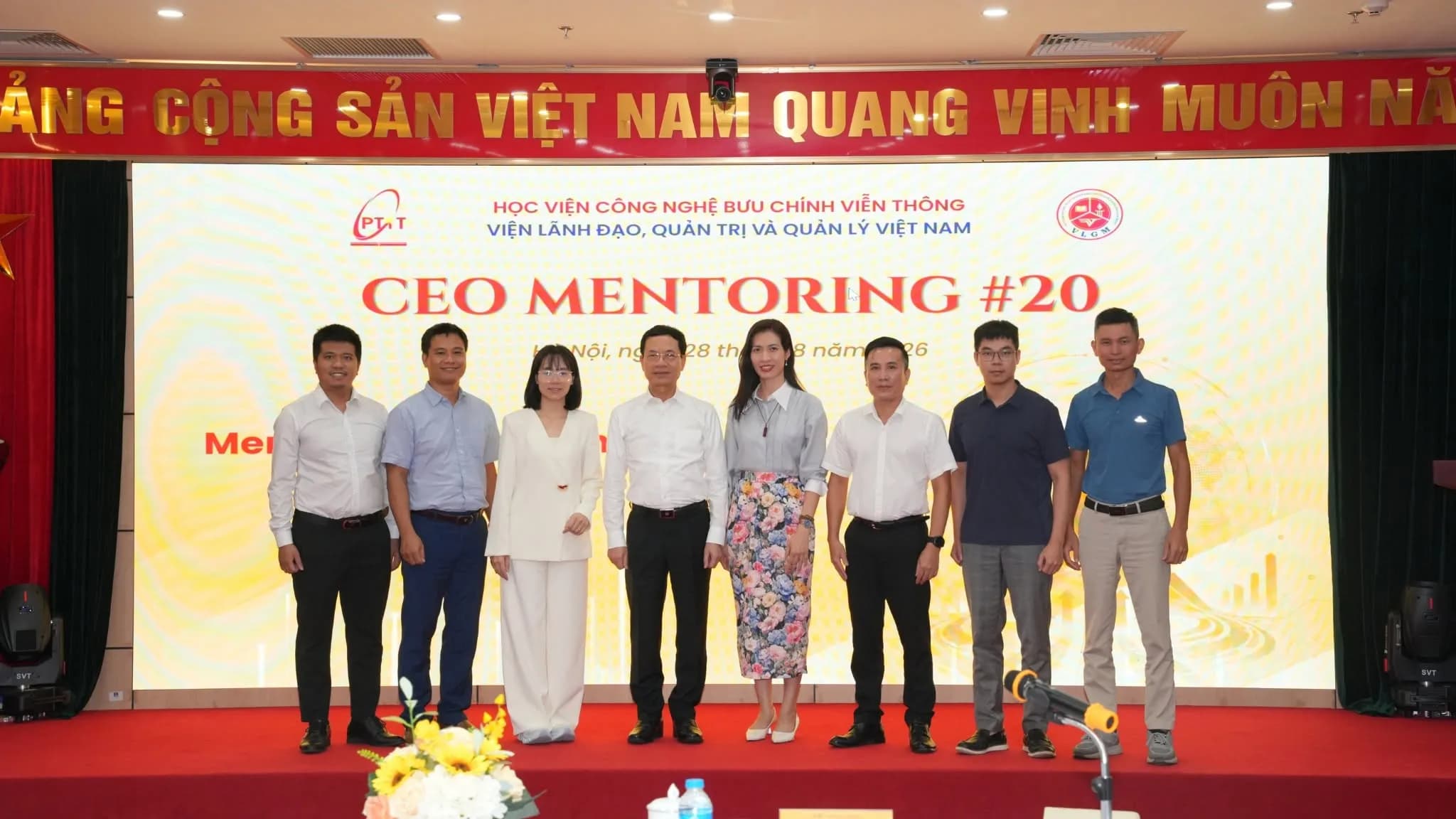 NHÂN BẢN THÀNH TỜ A4: Tri thức phải được đóng gói bằng cẩm nang